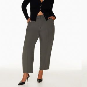 Aritzia Carrot Pant